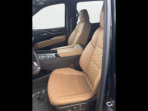 Certified 2024 Cadillac Escalade Sport w/ LPO, ONYX Package AWD/4WD image 11