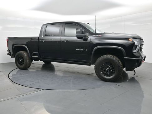 Used 2025 Chevrolet Silverado 2500 ZR2 w/ Technology Package image 59