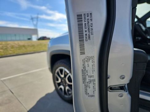 Used 2024 Jeep Compass Trailhawk image 33