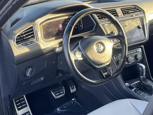 Used 2019 Volkswagen Tiguan SEL Premium R-Line FWD image 12