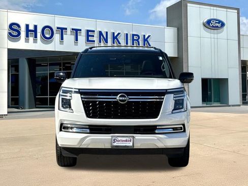 Used 2025 Nissan Armada Platinum image 2