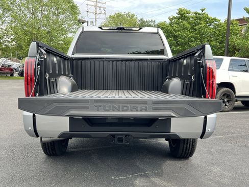 Used 2025 Toyota Tundra Limited AWD/4WD image 30