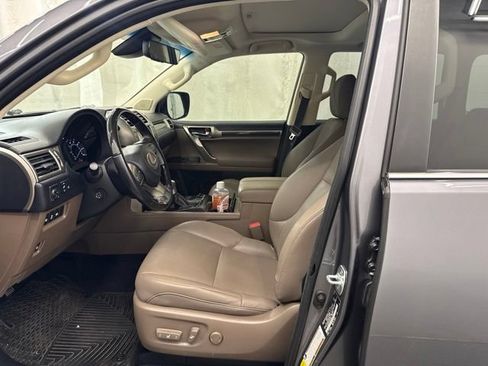 Used 2020 Lexus GX 460 Premium w/ Premium Package AWD/4WD image 20