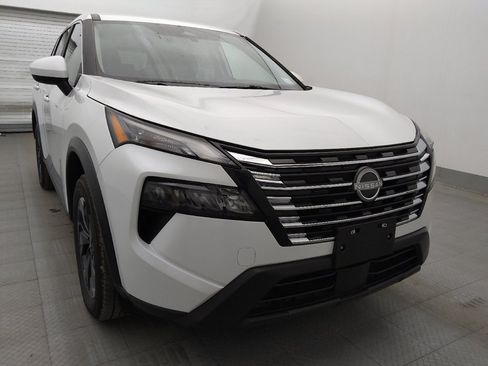 Used 2025 Nissan Rogue SV AWD/4WD image 13