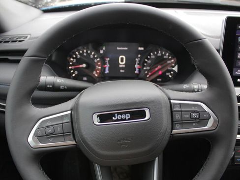 New 2026 Jeep Compass Limited w/ Limited Altitude Pack image 33
