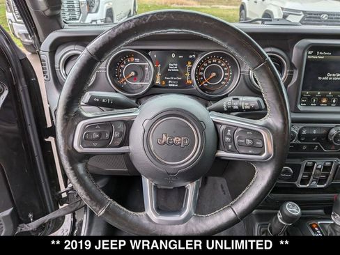 Used 2019 Jeep Wrangler Unlimited Sahara image 16