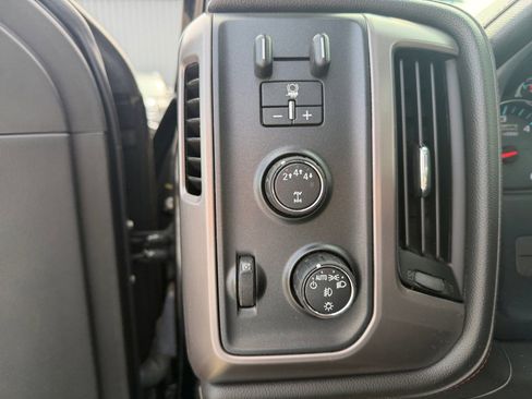 Used 2017 GMC Sierra 2500 SLT w/ All Terrain HD Package image 21