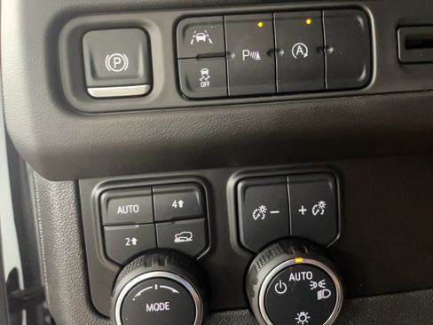 Used 2024 Chevrolet Suburban LT AWD/4WD image 24