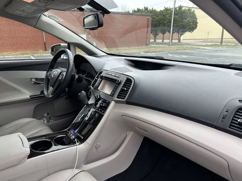 Used 2013 Toyota Venza XLE w/ XLE Premium Pkg image 22