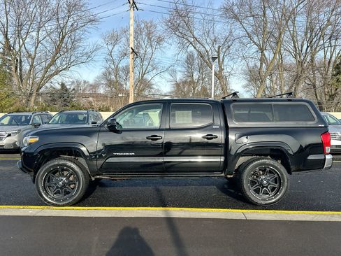 Used 2016 Toyota Tacoma SR5 image 10