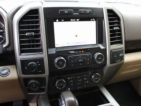 Used 2019 Ford F150 Lariat image 7