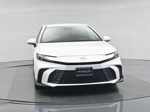 Used 2025 Toyota Camry SE FWD image 56
