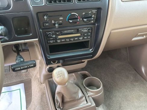Used 1999 Toyota Tacoma 2WD Xtracab image 9