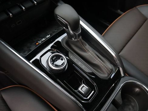 New 2026 GMC Canyon AT4 w/ Technology Plus Package AWD/4WD image 28