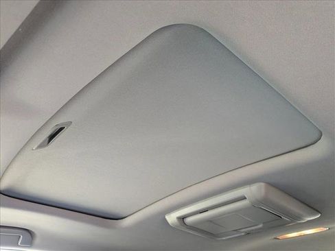 Used 2017 Honda Pilot Touring image 16