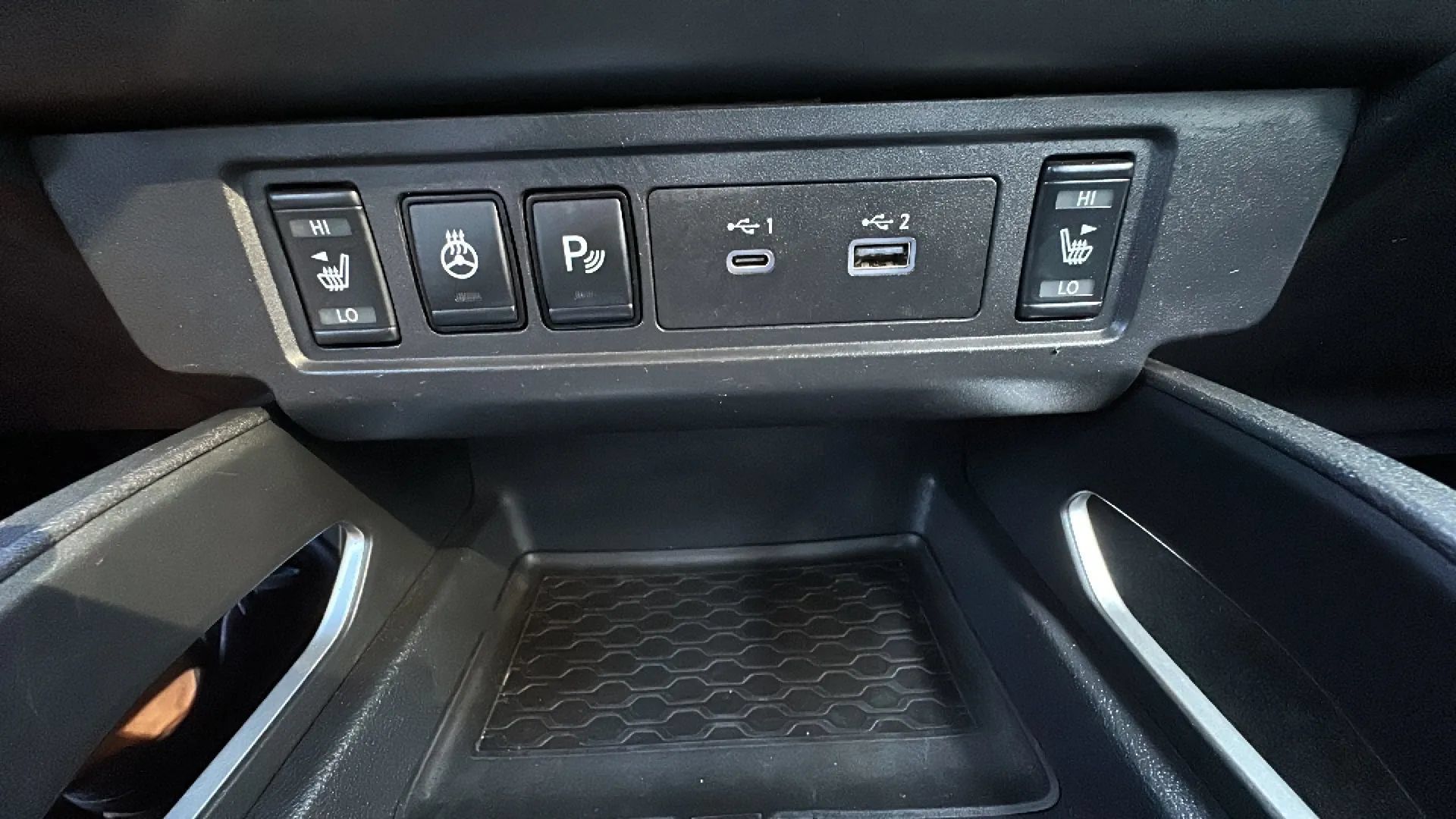 Used 2022 Nissan Frontier SV AWD/4WD image 16
