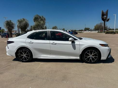 Certified 2024 Toyota Camry SE image 2