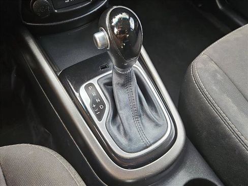 Used 2013 Kia Soul + FWD image 12