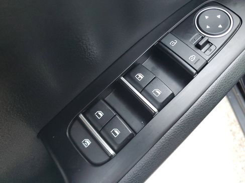 Used 2025 Kia Soul LX image 16