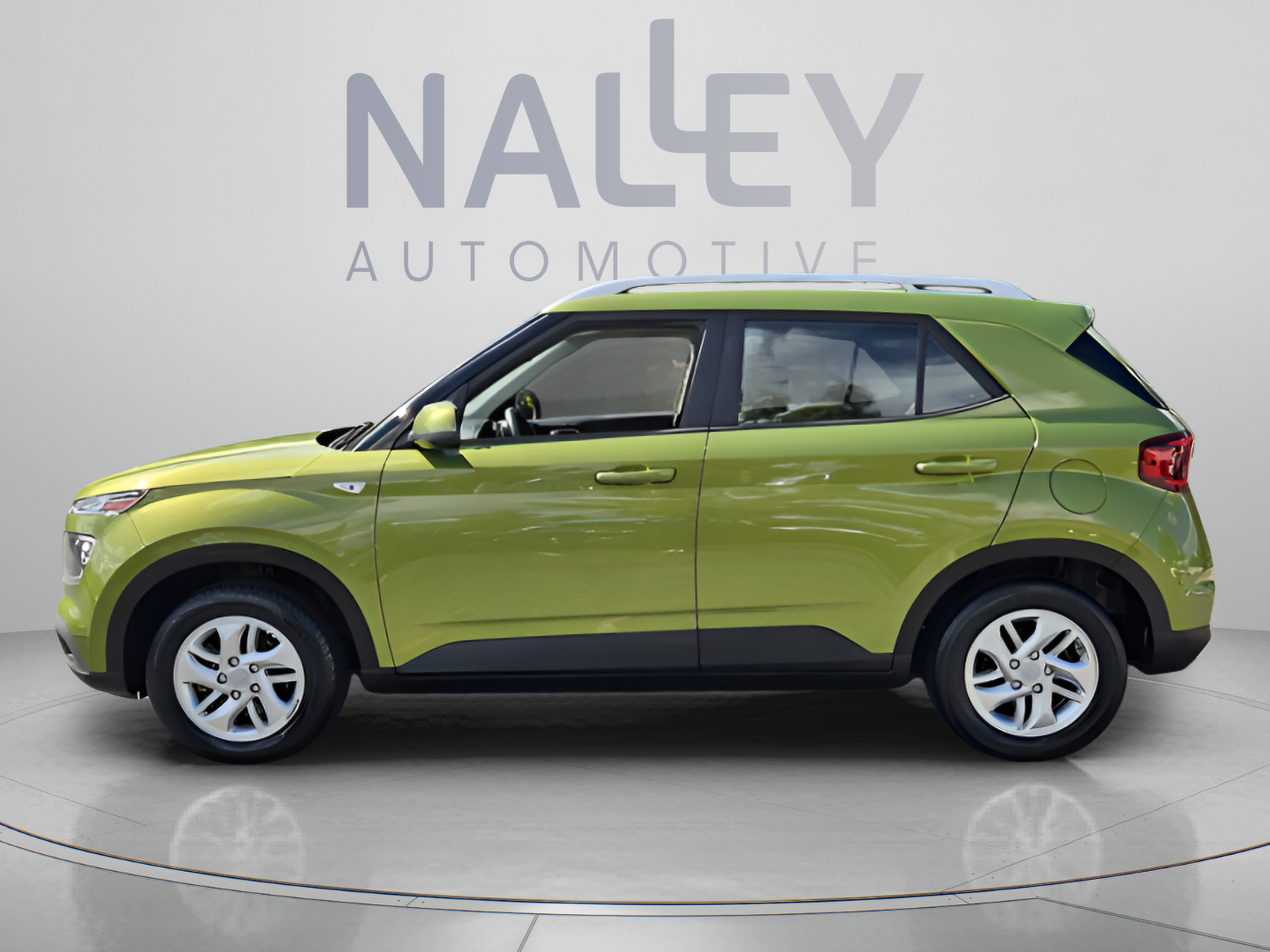 Used 2020 Hyundai Venue SEL w/ Convenience Package FWD image 2
