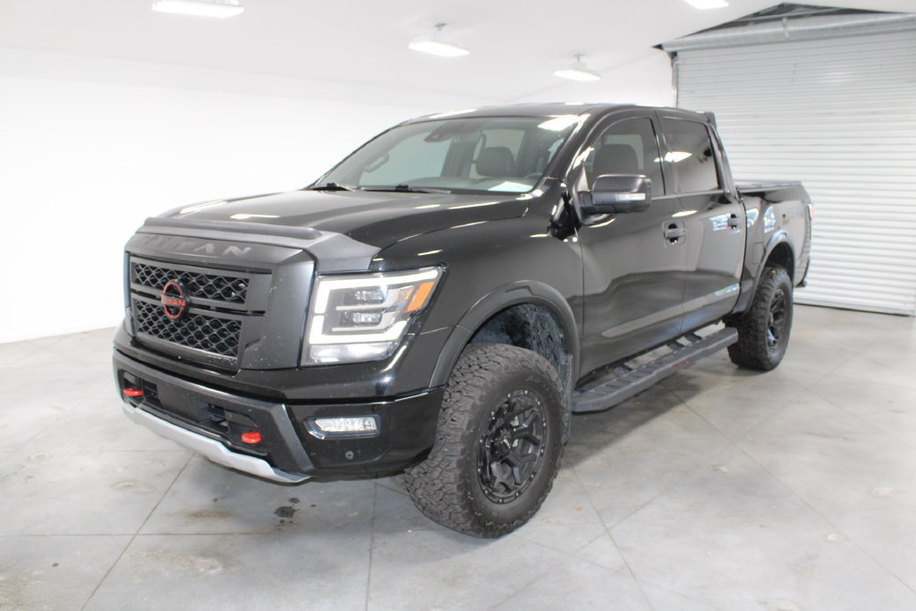 Used 2023 Nissan Titan PRO-4X w/ Pro-4x Convenience Package AWD/4WD image 4