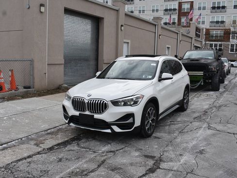 Used 2021 BMW X1 xDrive28i w/ Convenience Package image 2