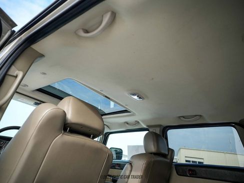 Used 2003 HUMMER H2 w/ Preferred Equipment Group image 36