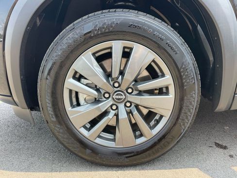 Used 2024 Nissan Pathfinder SV image 32