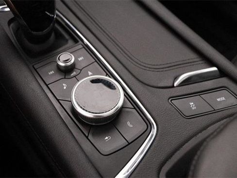 Used 2024 Cadillac XT5 Premium Luxury image 19