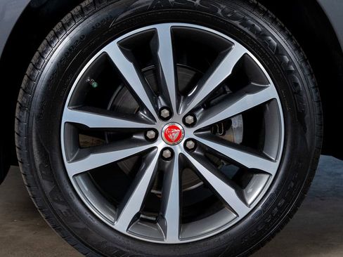 Used 2019 Jaguar F-PACE Prestige AWD/4WD image 22