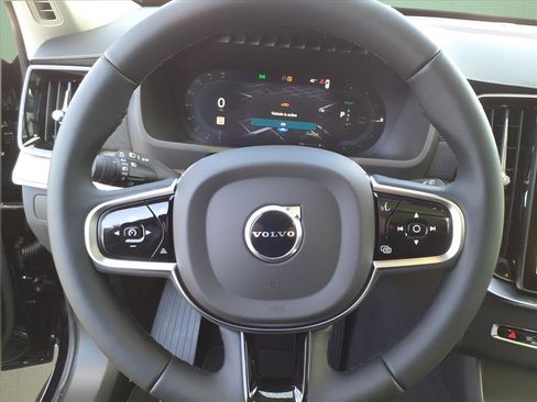 Used 2025 Volvo XC90 T8 Plus w/ Protection Package Premier image 31