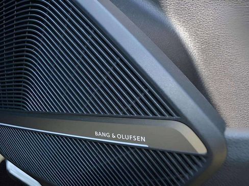 Used 2018 Audi SQ5 Premium Plus w/ Navigation Package image 37