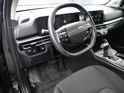 Used 2026 Kia Sportage LX FWD image 10