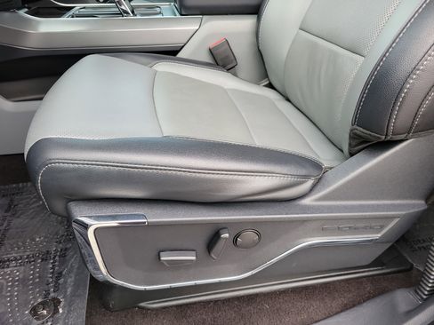 Used 2022 Ford F150 Lariat image 13