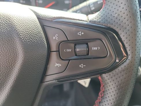 Used 2025 Chevrolet Trax RS w/ Driver Confidence Package FWD image 26