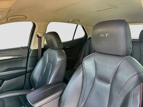 Used 2023 Buick Envision Essence w/ Sport Touring Package FWD image 12