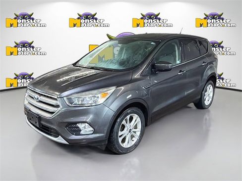 Used 2017 Ford Escape SE image 1