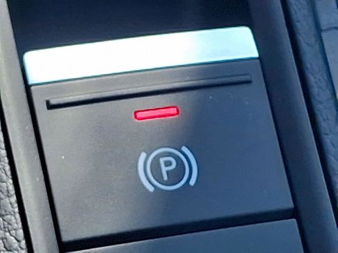 Used 2025 Audi Q3 2.0T Premium w/ Convenience Package image 24