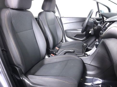 Used 2020 Chevrolet Trax LS w/ Tint and Cruise Package FWD image 33