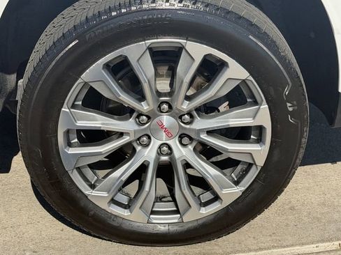 Used 2021 GMC Yukon Denali w/ Denali Premium Package RWD image 8