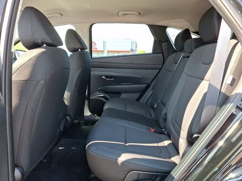 Used 2025 Hyundai Tucson SE AWD/4WD image 11