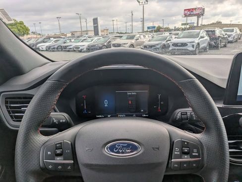 Used 2025 Ford Escape ST-Line image 28