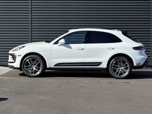 New 2026 Porsche Macan image 2
