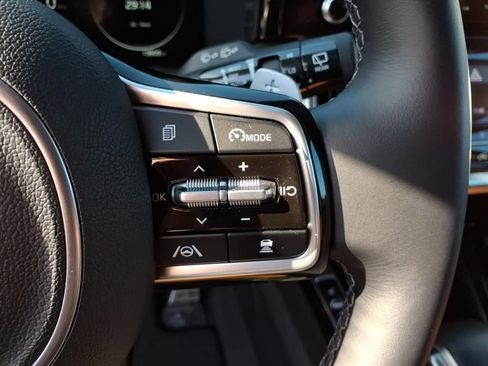 Used 2023 Kia Sorento SX Prestige image 24