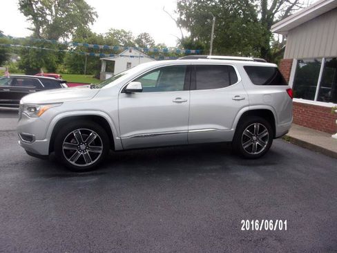 Used 2018 GMC Acadia Denali w/ Technology Package FWD image 6