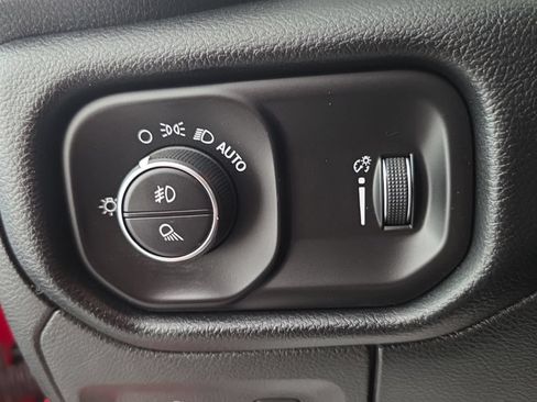 Used 2021 RAM 1500 Big Horn AWD/4WD image 12