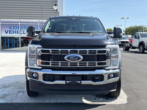 New 2026 Ford F550 4x4 Crew Cab image 8