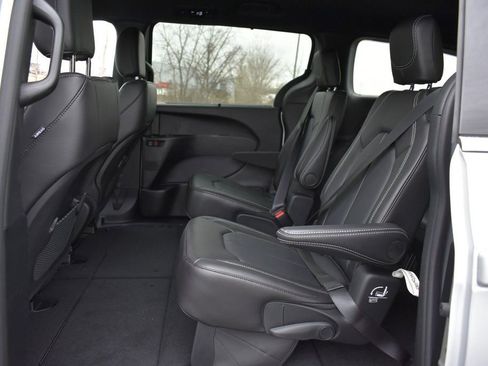 New 2026 Chrysler Voyager LX FWD image 22