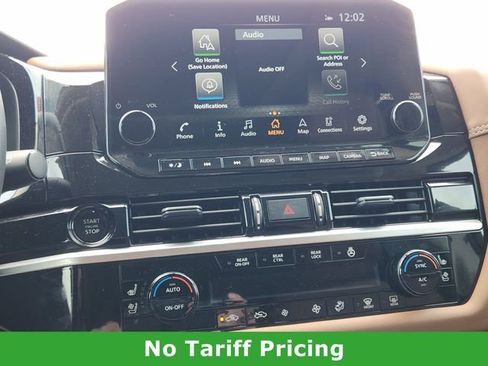 Certified 2025 Nissan Pathfinder Platinum FWD image 14