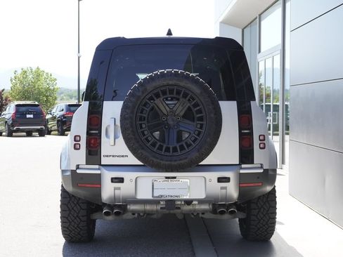 Used 2024 Land Rover Defender 110 SE AWD/4WD image 6